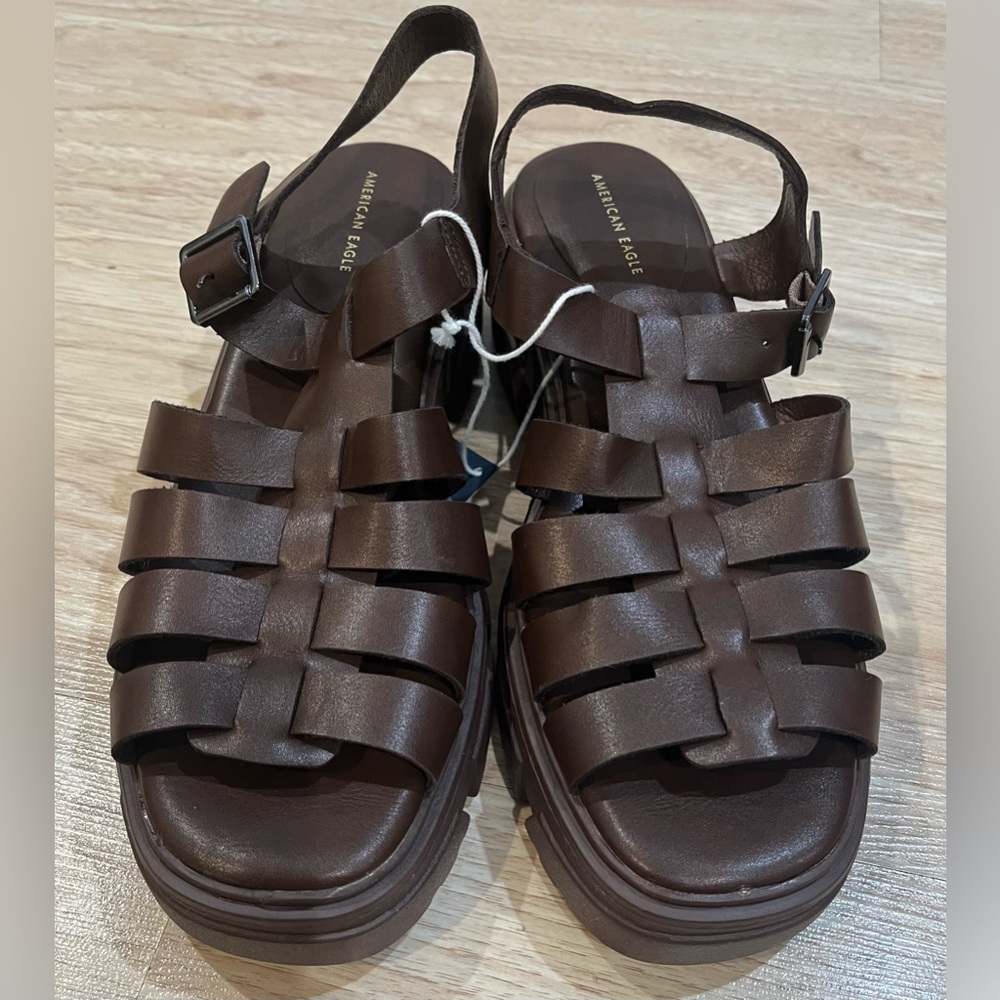 AE Fisherman Sandal , size 8 , New with tag .